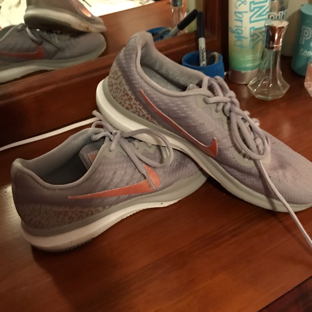 Nike tennis shoes